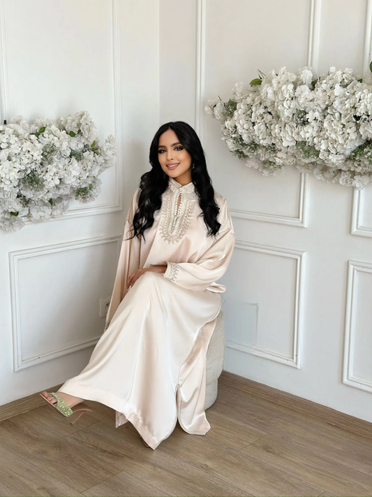 Zohor Beige Abaya – Elegant Moroccan Robe for Home & Gatherings – product view 2