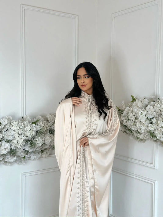 Siwar White Abaya – Elegant Moroccan Robe for Home & Gatherings